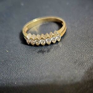 Elegant Gold Diamond Ring